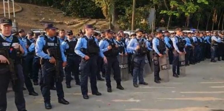 Policía desbloquea paso en Choloma tras disturbios de «inversionistas» de Koriun