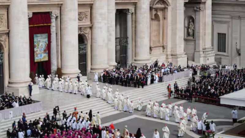 Papa León XIV inicia su pontificado 