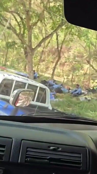 policías descansan en Choloma