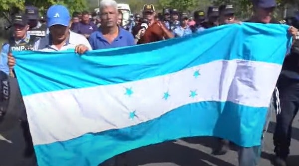 Protesta en Mateo se disuelve tras acuerdo parcial
