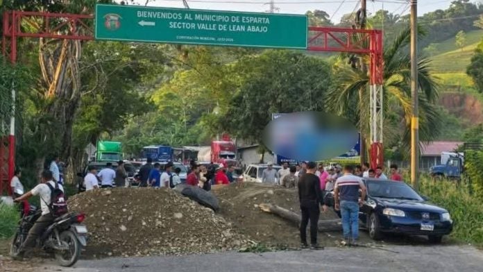 ¡No hay paso entre La Ceiba y Tela!