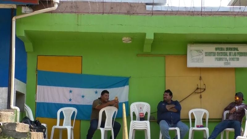 Los ciudadanos se tomaron las instalaciones por presuntas inconformidades en los cambios de domicilios.