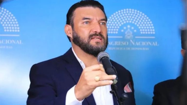 Rasel Tomé se da por exiliado