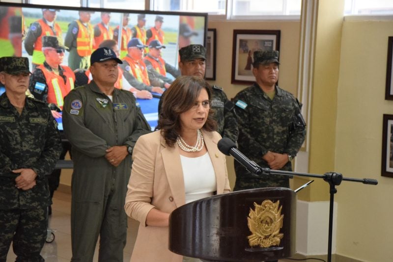 Rixi Moncada al anunciar su renuncia hoy martes.