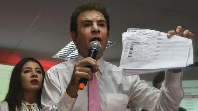 Salvador Nasralla juramenta campaña