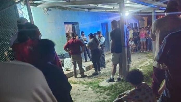 Hombre sale de su casa y es acribillado