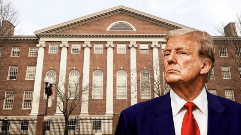 Trump suspende subvenciones Harvard