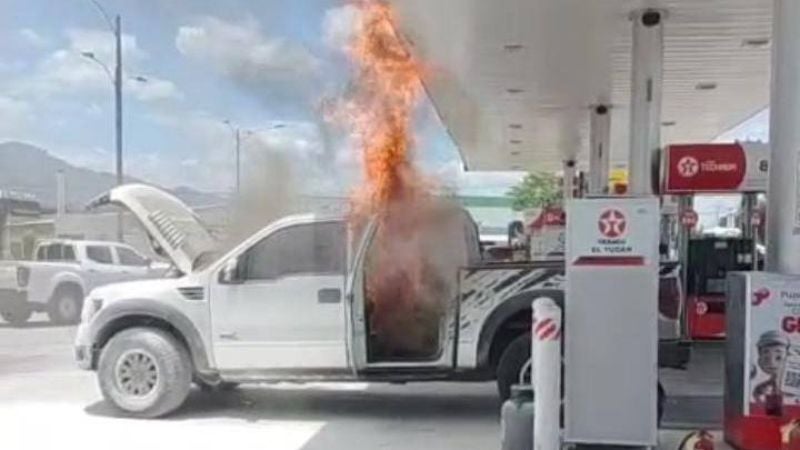 Vehículo incendia gasolinera Comayagua