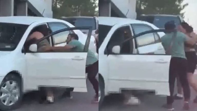 Sorprende a su pareja con “la otra” en taxi y casi la baja a jalones en Copán