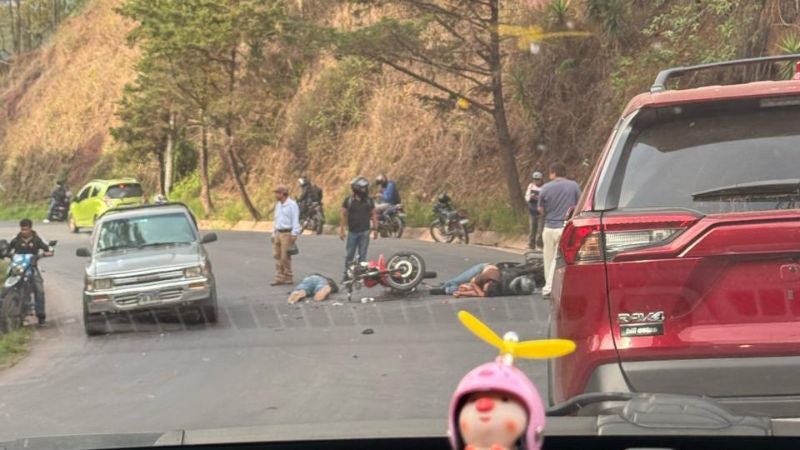 motociclistas chocan Santa Lucia