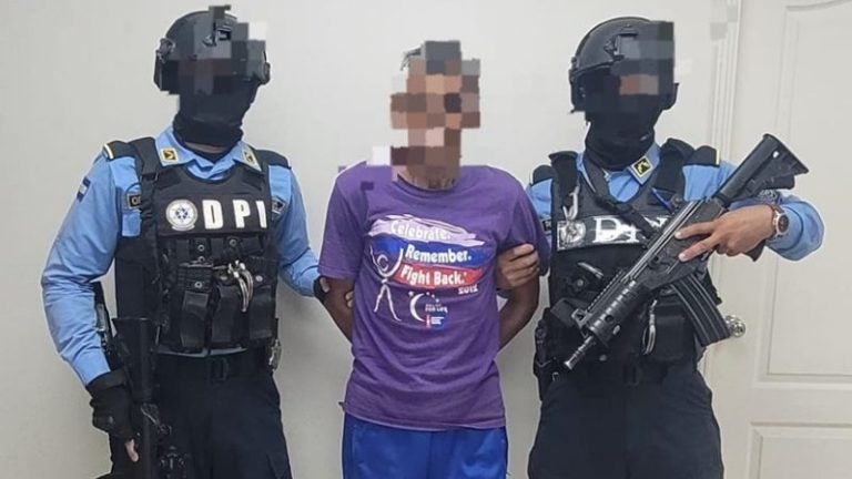 Adulto mayor acuchilla mortalmente a su amigo tras una parranda en la capital