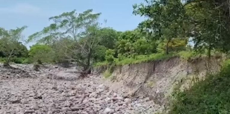 La Ceiba: Pobladores en Armenia Bonito exigen construcción de borda de protección