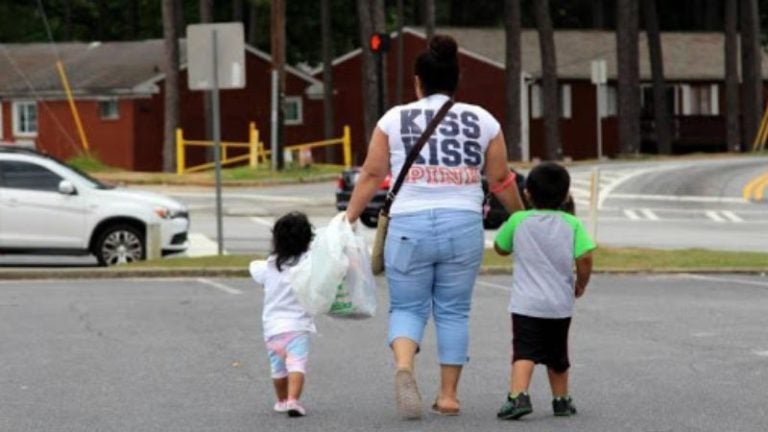 Recortes presupuestarios ponen en riesgo a 12 millones de niños latinos en EEUU
