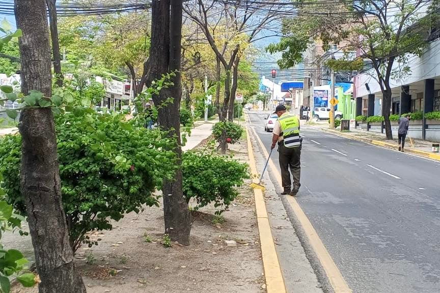 Policía