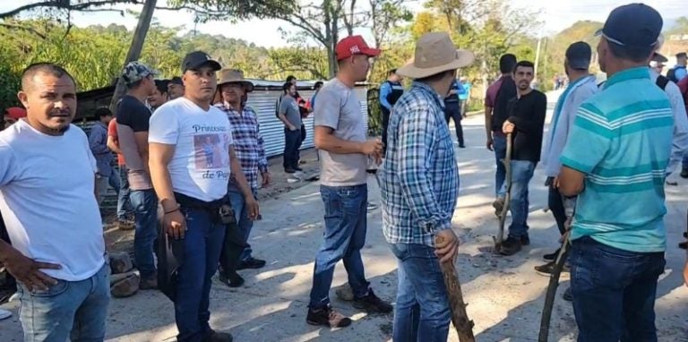 En Ocotepeque pobladores exigen construcción de carretera hasta Lempira