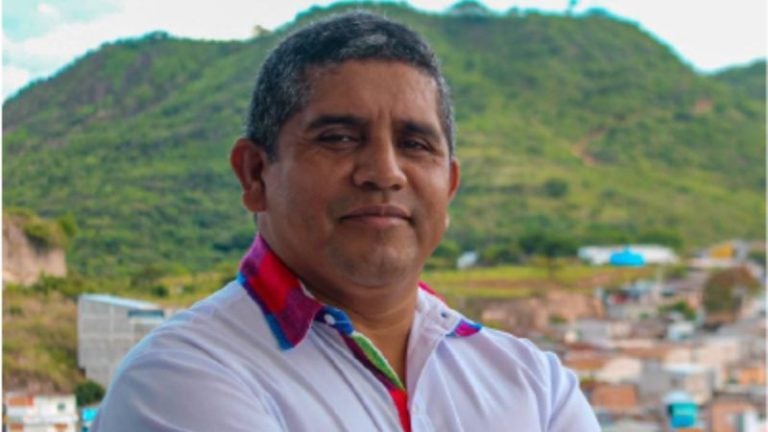 Capitán Santos Rodríguez declina aspiración y denuncia desorden interno en la DC