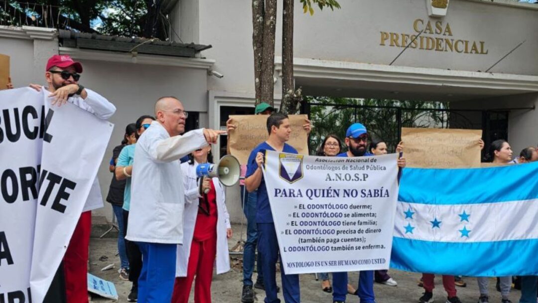 Tras dos meses en asambleas, odontólogos protestan hoy frente a Casa Presidencial