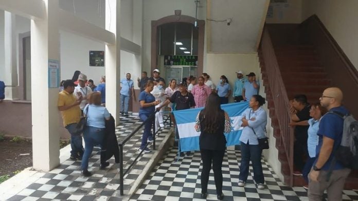 Empleados de hospitales asambleas informativas