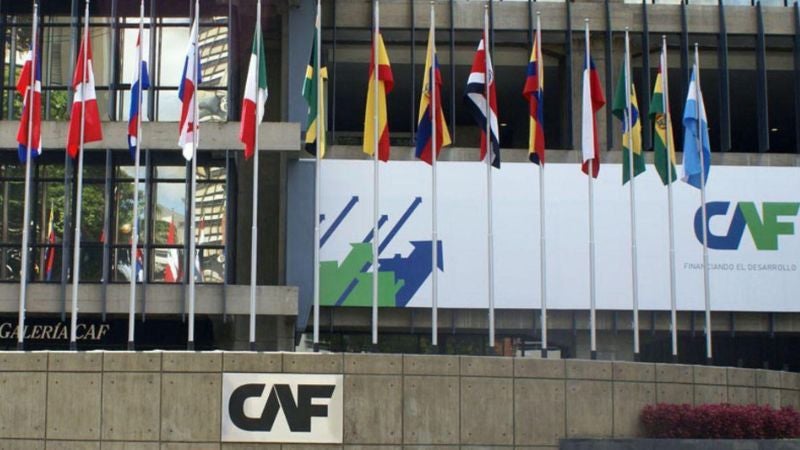 "Llevan la ley hasta donde les conviene": cuestionan aprobación de préstamos de la CAF sin ratificación de acta