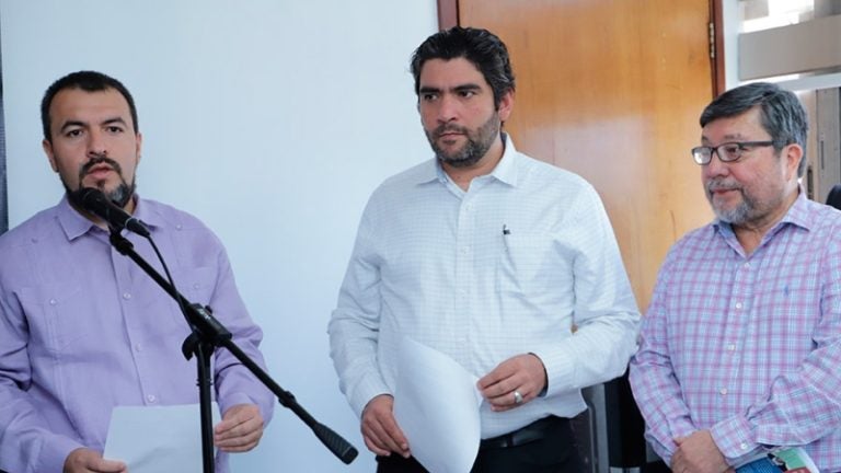 Suspenden discusión de reforma que permitiría retiro del DNI por terceros; comisionados del RNP comparecerán ante bancadas