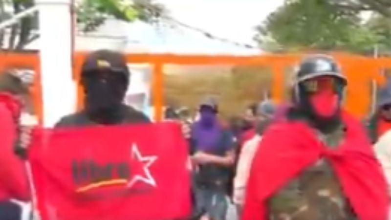 Militantes de Libre se toman COPECO 