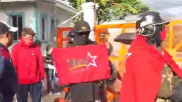 Militantes de Libre se toman COPECO y denuncian despidos injustificados