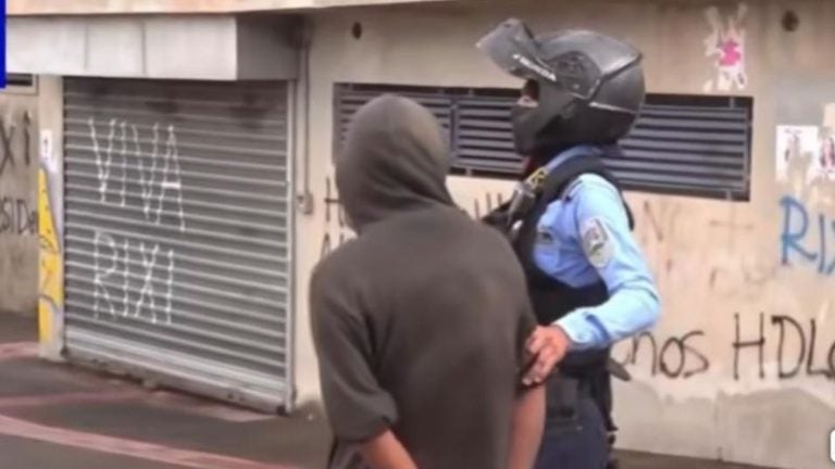 Capturan a supuesto ladrón armado con machete cerca de la UNAH