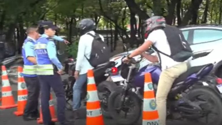 Denuncian cierres de calles antes de las 6:00 a.m. en varios puntos de Tegucigalpa