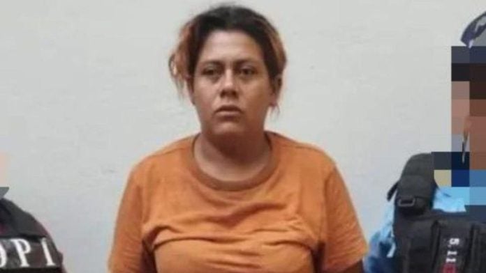 Condena mujer mató hija