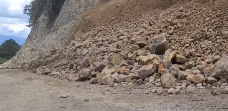 Ocotepeque: reportan fuertes derrumbes en carretera CA- 4