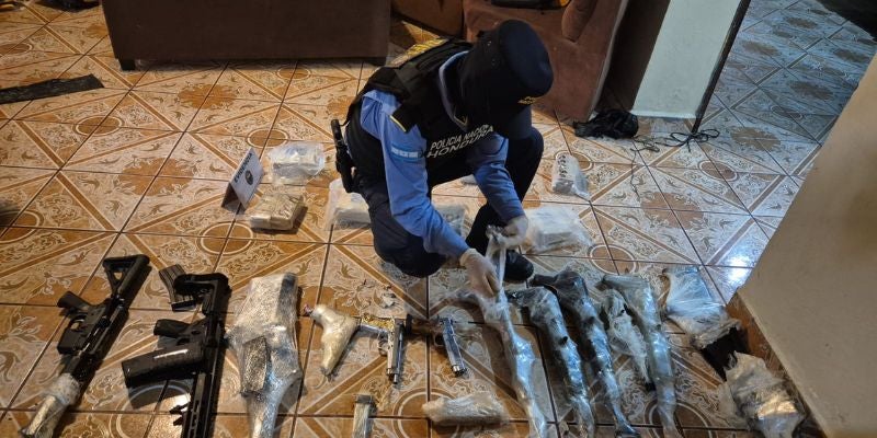Golpe al cartel Valle: detienen a hombre armado con dinero en efectivo