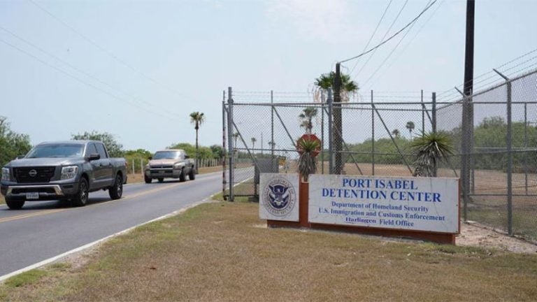 Trump visitas legisladores centros de migrantes