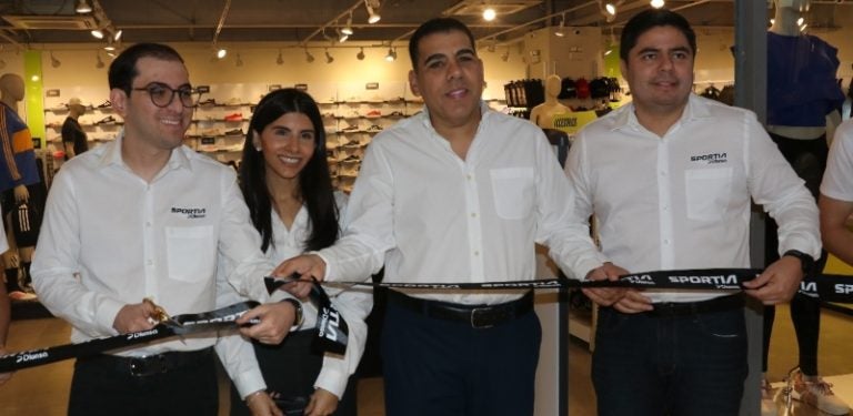 Sportia abre su nueva tienda en Mega Mall