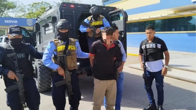Capturan homicida madre policía