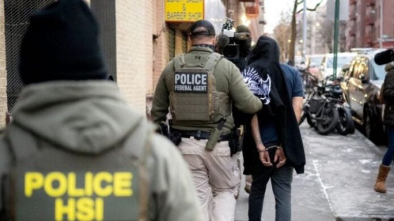Cancillería recibe lista de 30 hondureños detenidos por ICE en Los Ángeles