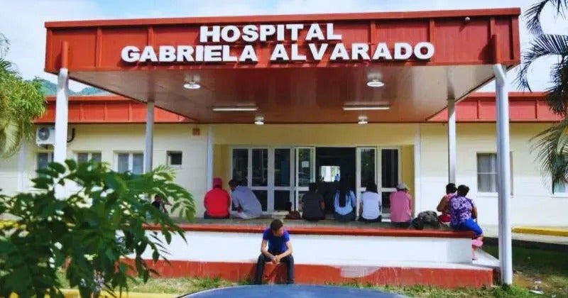 niño es mordido serpiente en El Paraíso