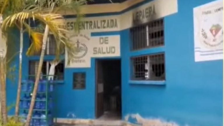 Voraz incendio afecta instalaciones de la Red de Salud en Lepaera, Lempira