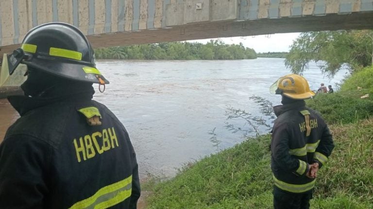 Video | Bomberos monitorean aumento del caudal en el río Ulúa
