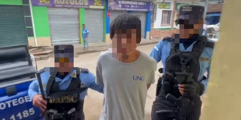 Joven le quita la vida a su padrastro tras salir a beber y la policía lo captura