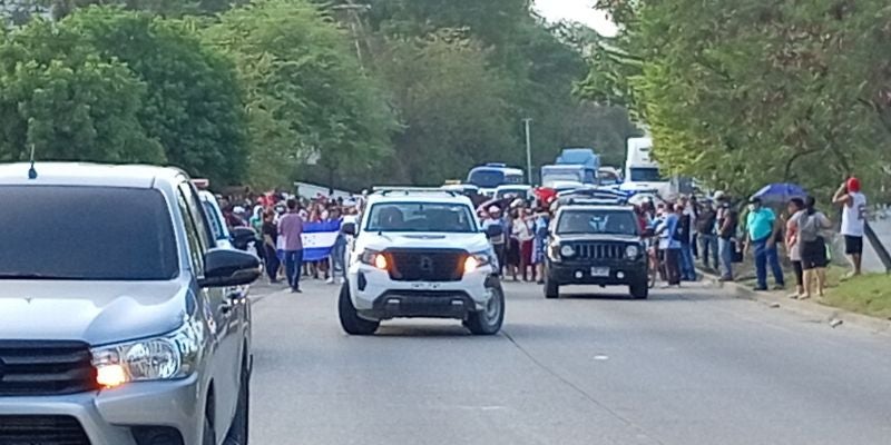 Con niños y ancianos, afectados por Koriun protestan en Choloma para exigir la devolución de su dinero