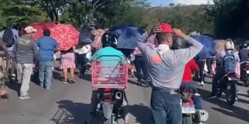 Con niños y ancianos, afectados por Koriun protestan en Choloma para exigir la devolución de su dinero