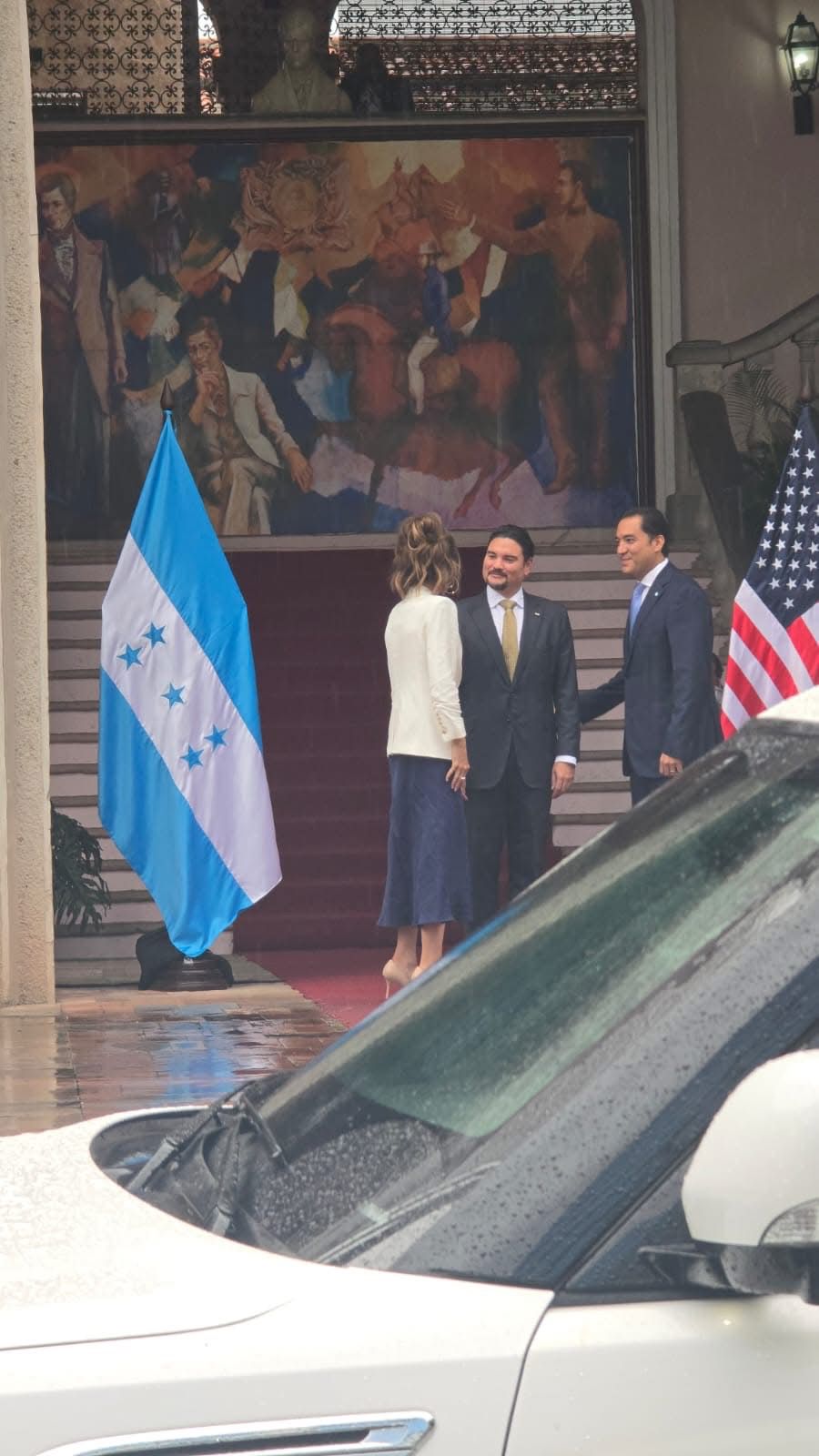 Kristi Noem en Casa Presidencial. 