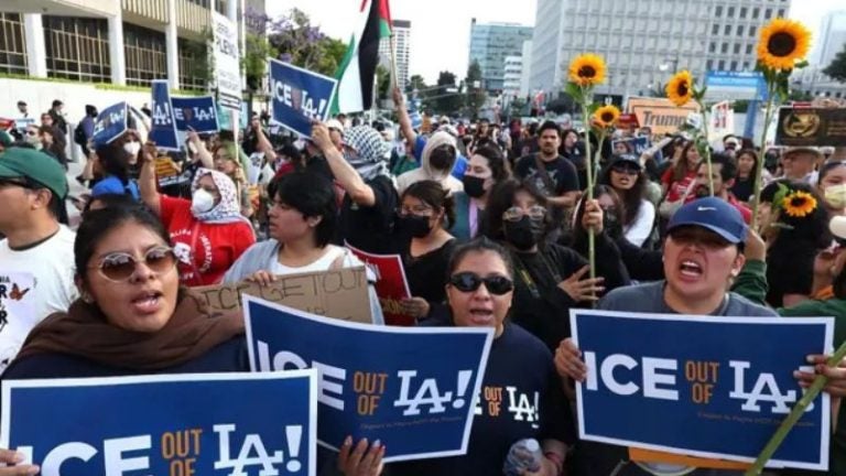 Estar informados y unidos: la clave para los latinos ante redadas migratorias en EEUU