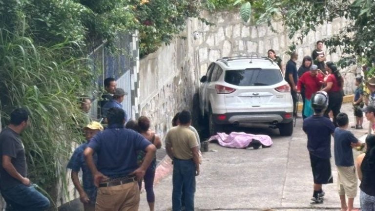Mecánico muere al ser atropellado por vehículo que reparaba en El Carrizal