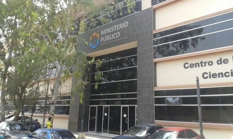 Hombre pierde la vida reparaba un vehículo TGU