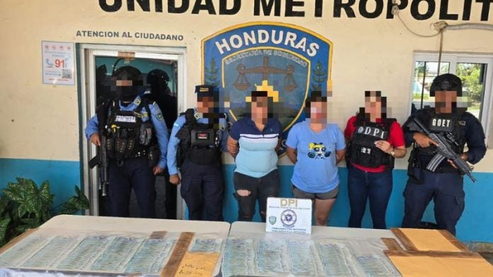 Mujeres billetes falsificados Copán