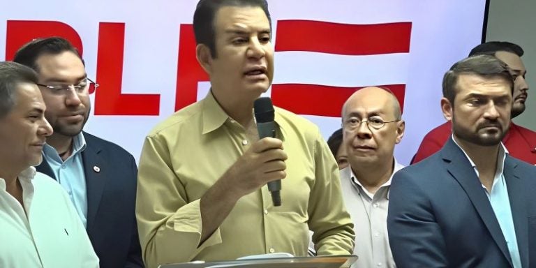 Nasralla denuncia a Libre por intentar inhabilitarlo: «No pueden derrotarme con votos»