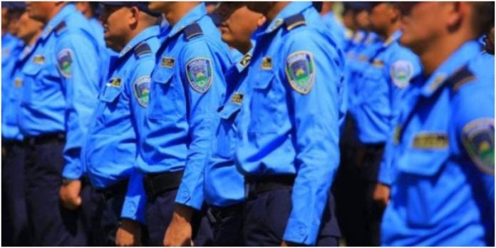 Policías