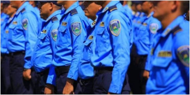 Policías
