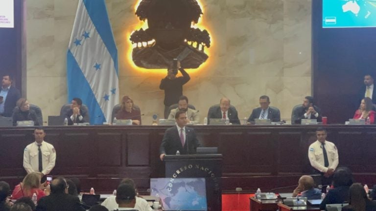 Presentan proyecto de Ley del Tren Interoceánico; permite la emisión de bonos soberanos
